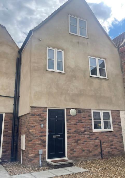 Fern House - By Shortstays4U 2 Bed House With Free Parking In The Town Centre キングズ・リン エクステリア 写真